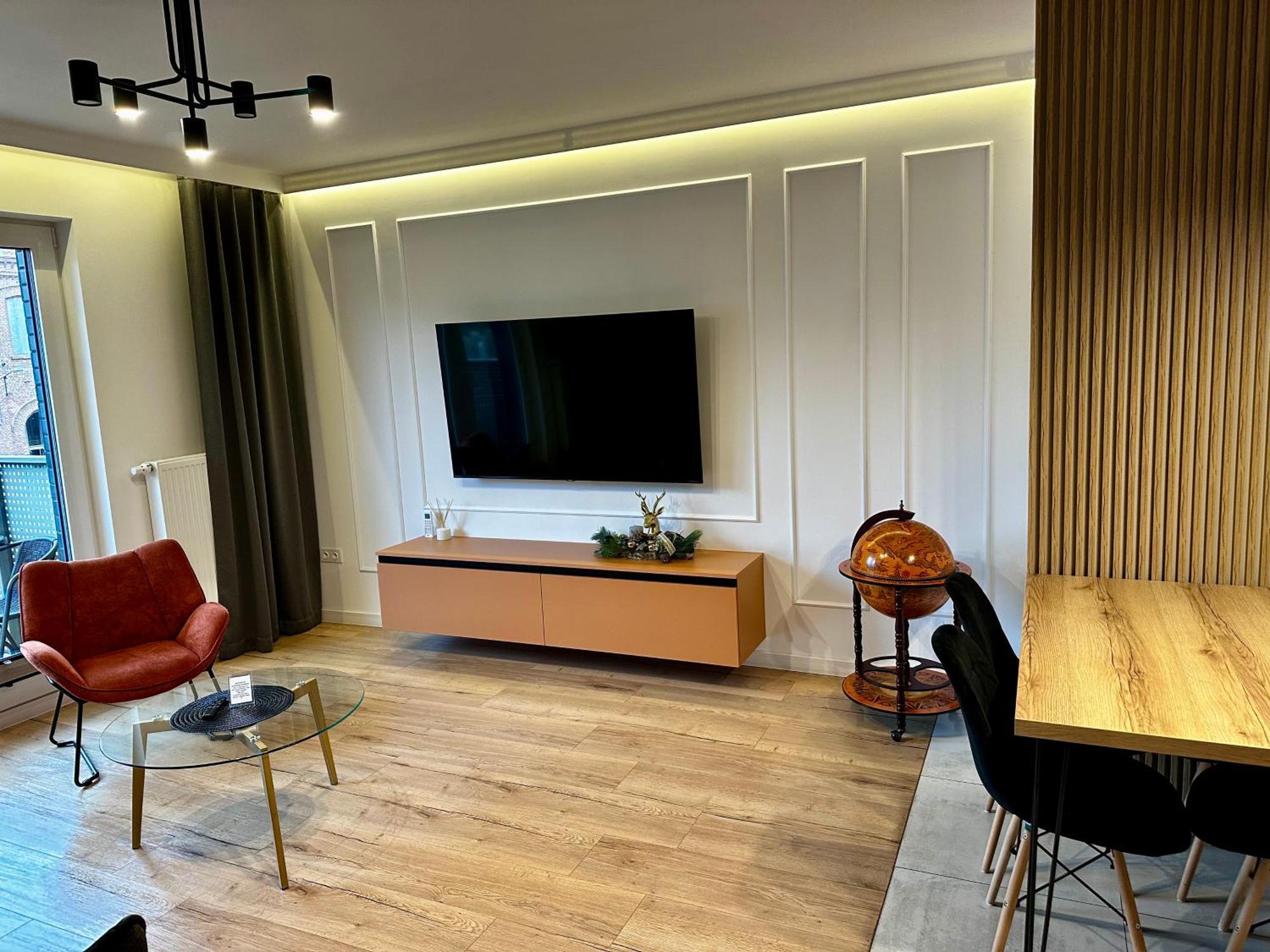 Apartment Kocham Podroze Na Fuzji Nowy!!! Klimatyzacja Balkon Wejscie Na Kod, Fv Lodz (Lodz)